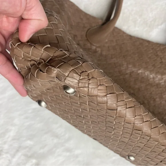 Helen Kaminski Australia Taupe Color 100% Leather Large Tote - Picture 13 of 15